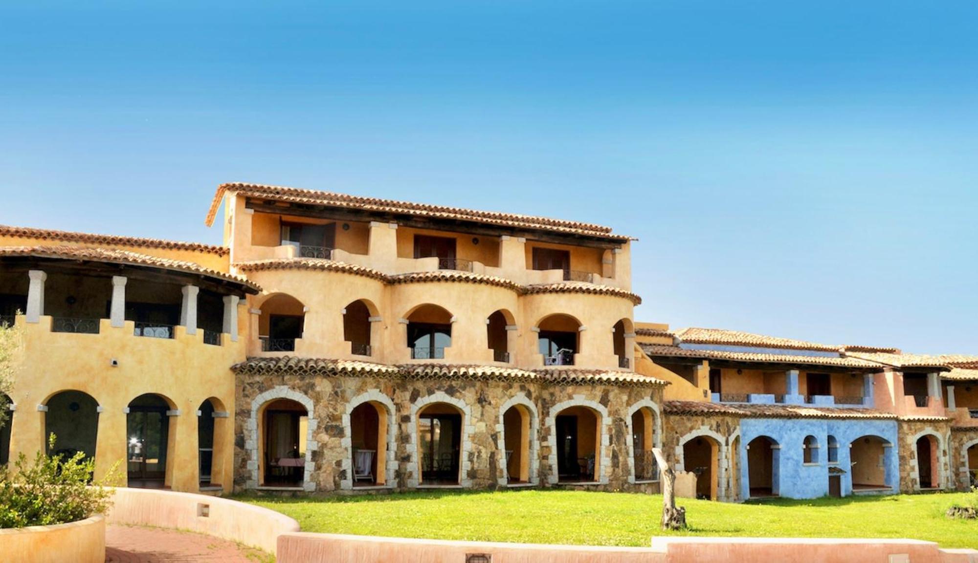 Residence With Private Beach In Marinella Экстерьер фото