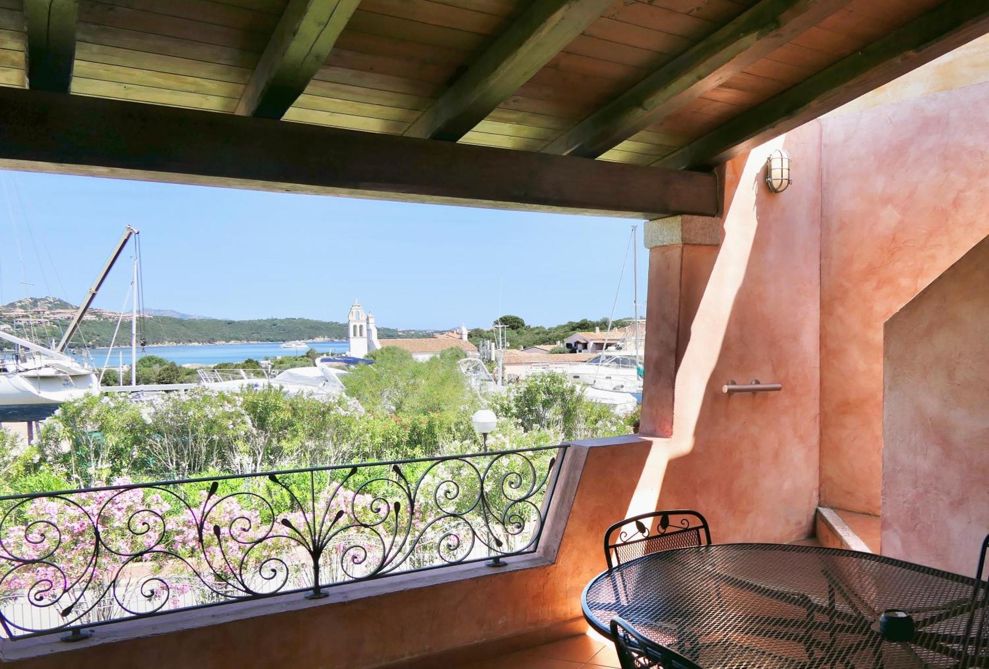 Residence With Private Beach In Marinella Экстерьер фото